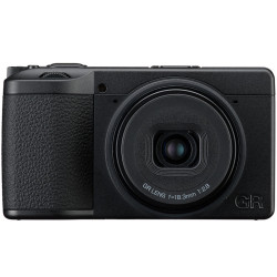 Ricoh GR IV Monochrome - Vista frontal